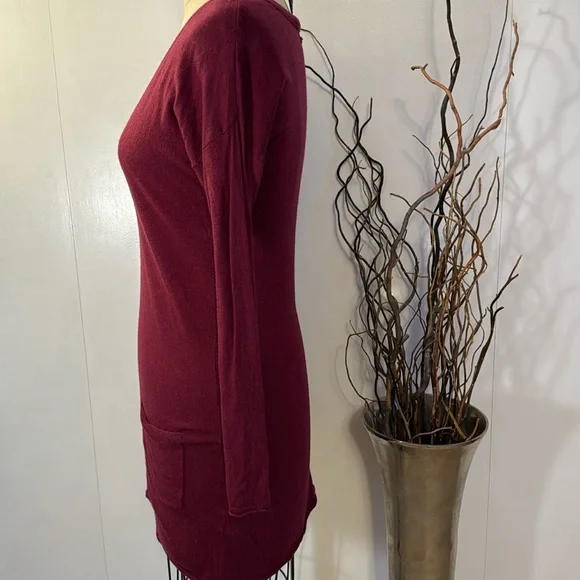 WHBM long sleeve lightweight tunic sweater in maroon - Picture 4 of 7